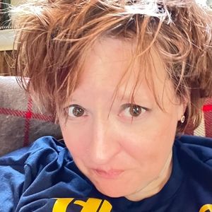 Meet your Posher, Larraine